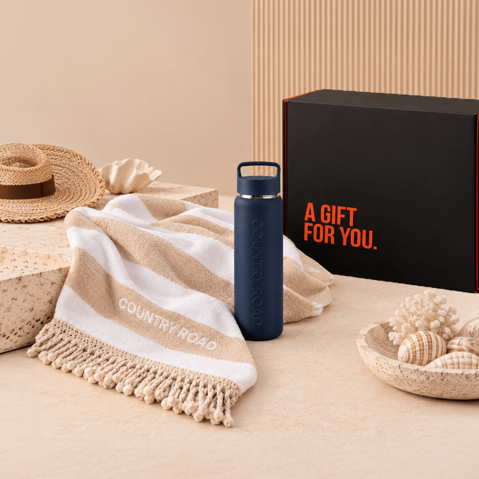 We Wander Coastal Luxe Beach Hamper - We Wander